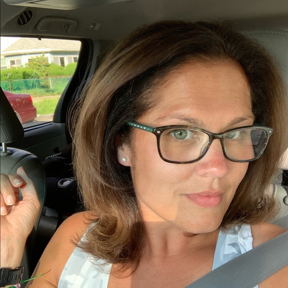 Meet your Posher, Jennifer